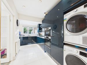 Kitchen- click for photo gallery